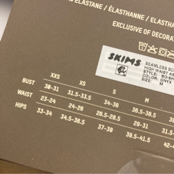 Skims High Waisted Sculpting Shorts - Picture 5 of 8